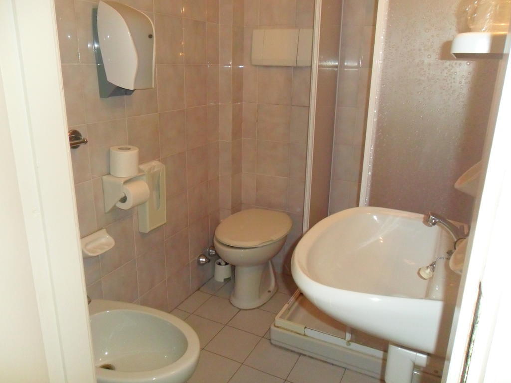Albergo Romeo Noli Szoba fotó